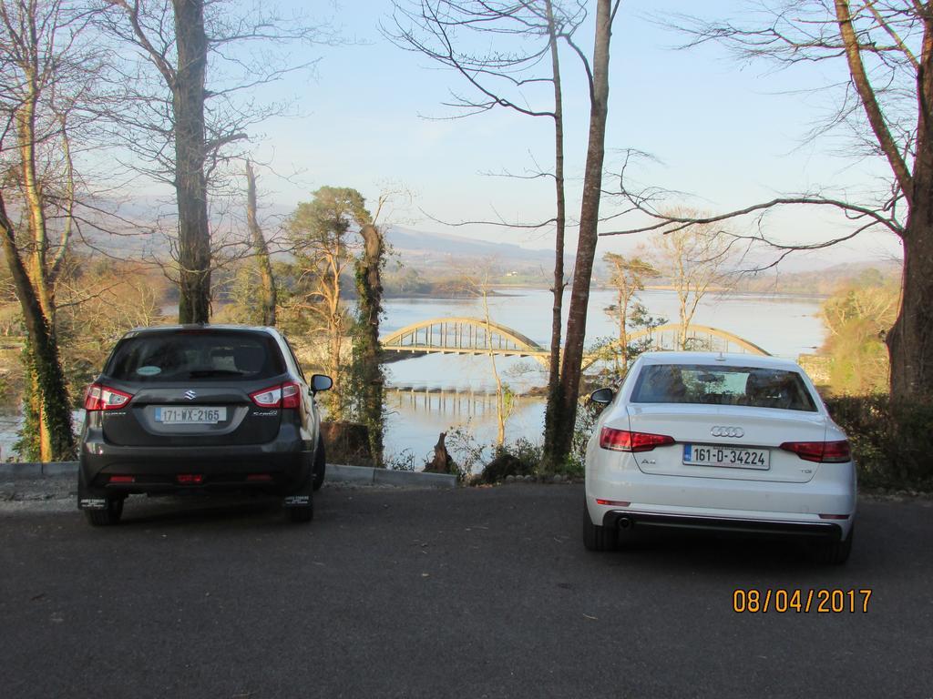 Watersedge Seaviews Hotel Kenmare Kültér fotó